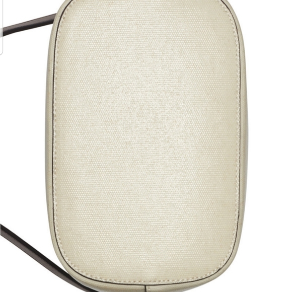 Calvin Klein 2-in-1 Signature Bucket Bag - Picture 5 of 7